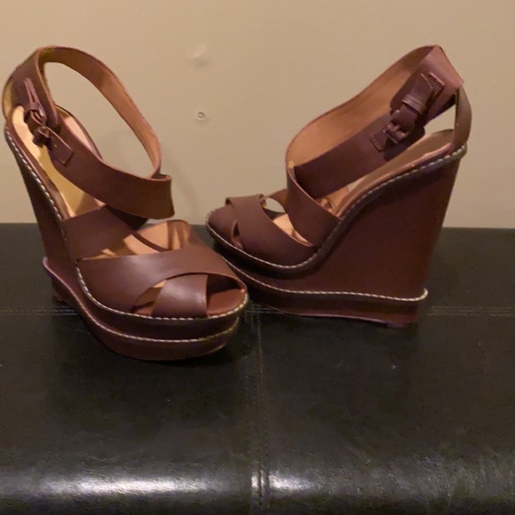 L.A.M.B - Picture 3 of 6